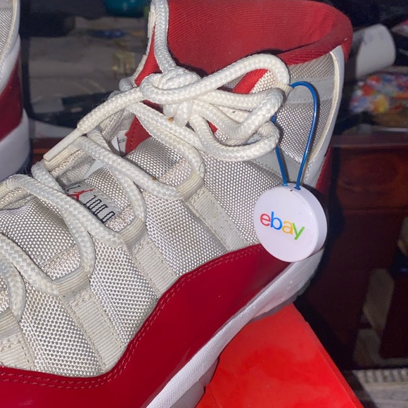 Jordan 11 cherry - Picture 5 of 12